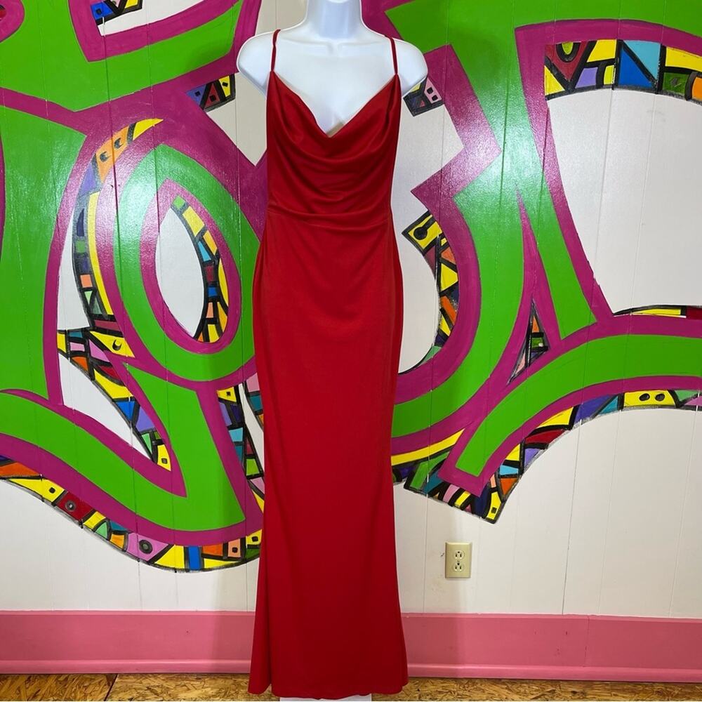 NWT, Dance & Marvel. Sexy Red Flowy Dress. Size Medium.